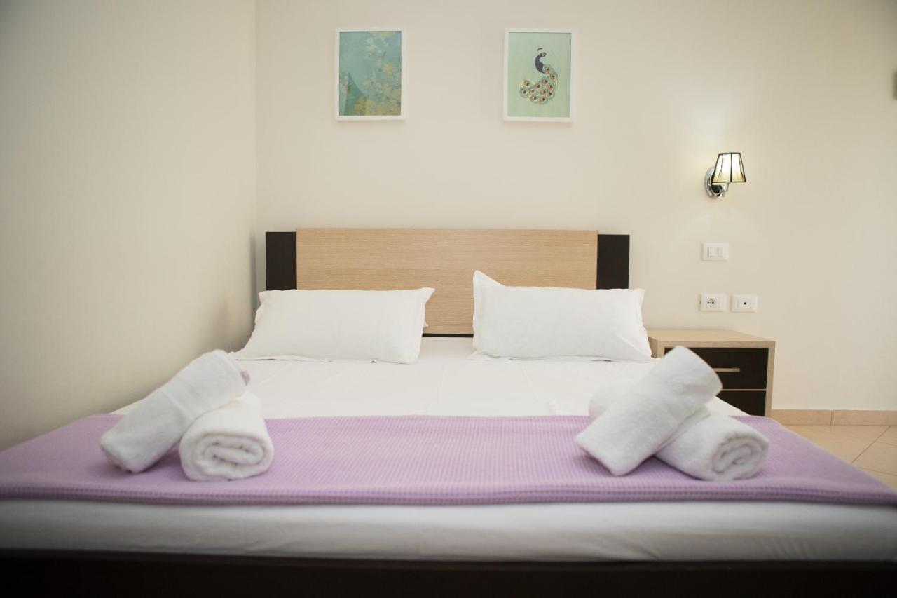 דרמי Perivolos Apartments מראה חיצוני תמונה